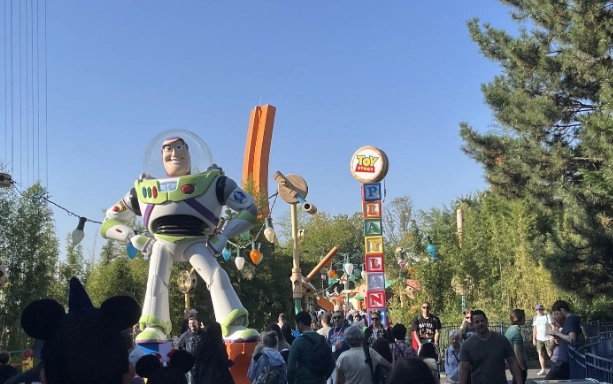 迪士尼遊行時間表 迪士尼遊行時間表