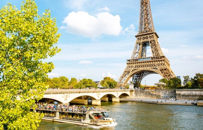 法國四月旅遊