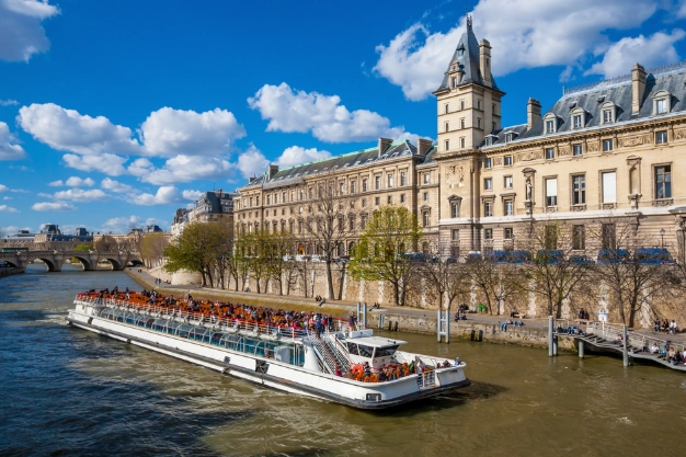 巴黎二月旅遊