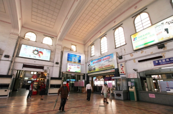 嘉義車站附近購物