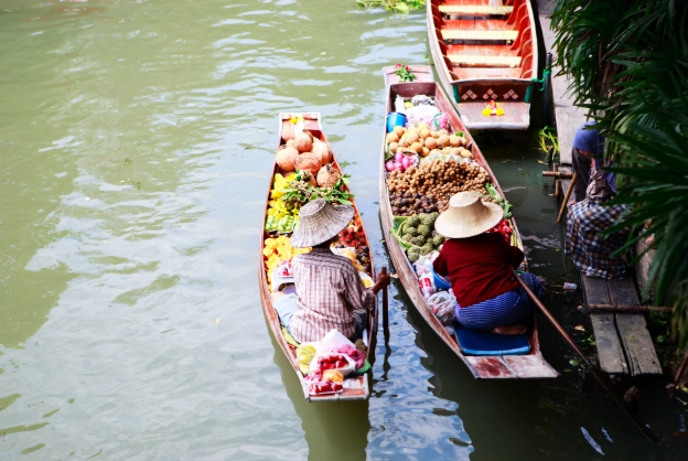 台灣到丹嫩莎朵水上市場