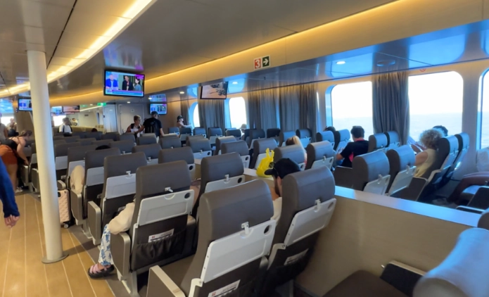 米克諾斯機場到市區