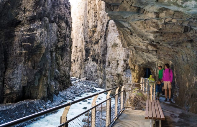 格林德瓦景點攻略