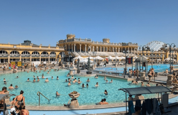 布達佩斯溫泉浴場
