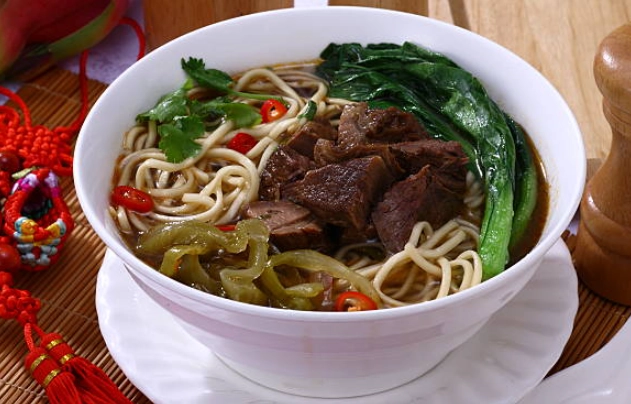牛肉拉麵熱量