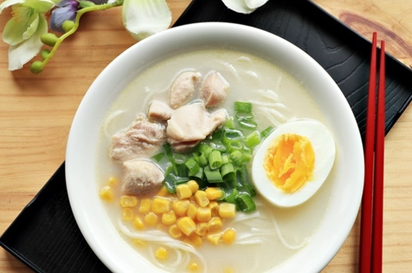 台北雞白湯拉麵