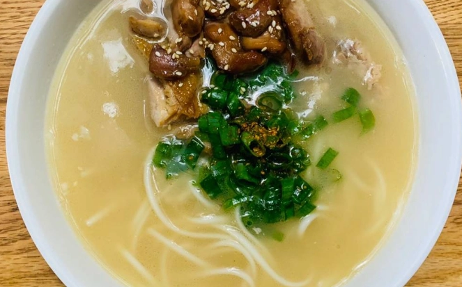 雞白湯拉麵 雞白湯拉麵