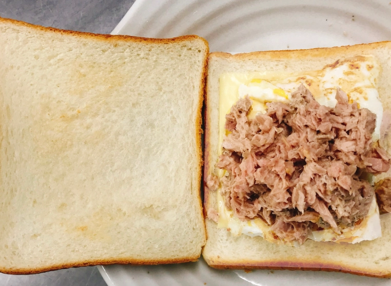 鮪魚蛋吐司做法