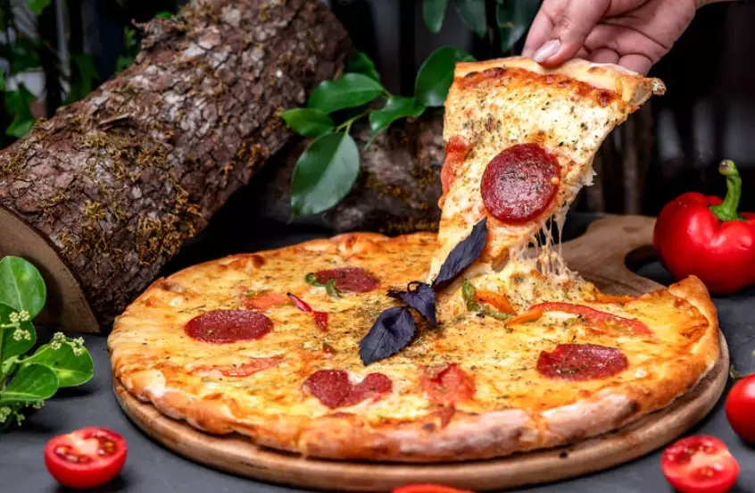 披薩 熱量 比較