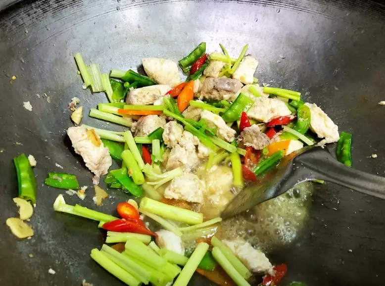 芹菜鮭魚 餐廳 芹菜鮭魚 餐廳