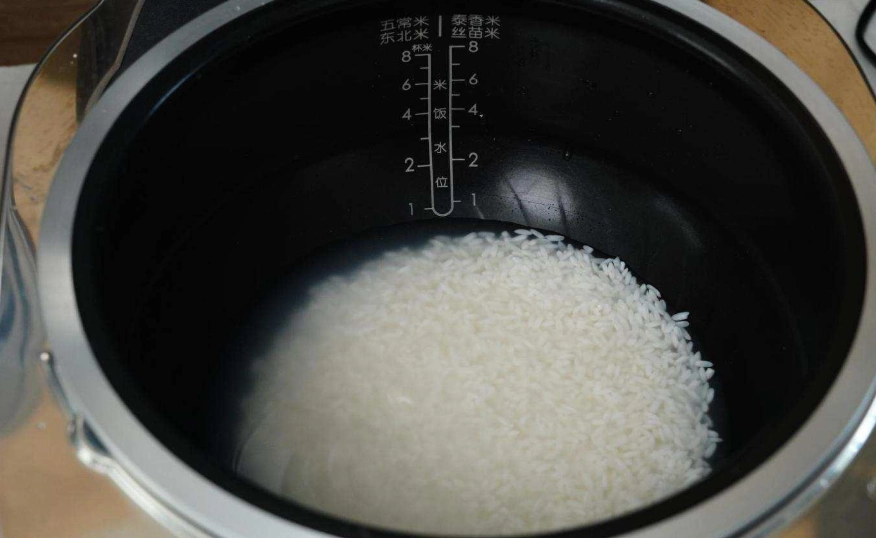 電鍋煮飯步驟