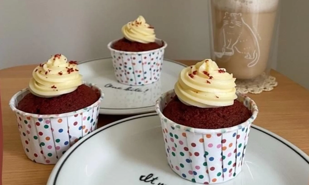 紅絲絨杯子蛋糕做法