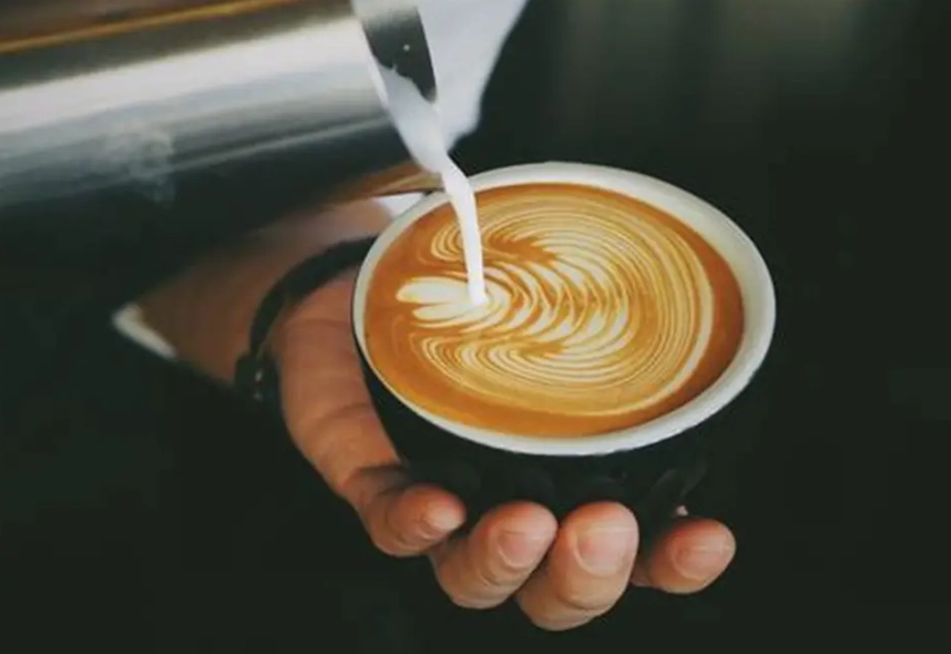 自製紅茶拿鐵 自製紅茶拿鐵