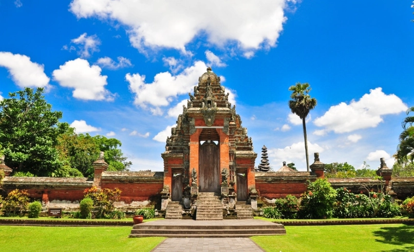 巴厘島烏布皇宮穿著