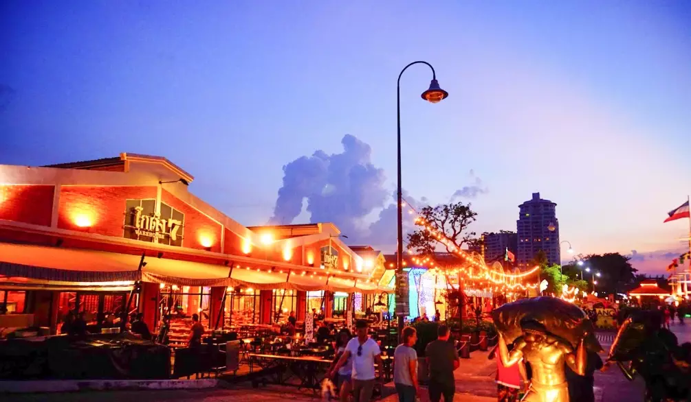 河濱夜市美食