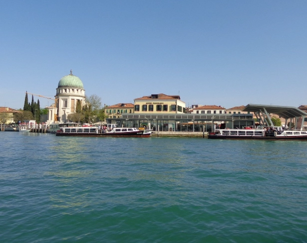 威尼斯外島交通