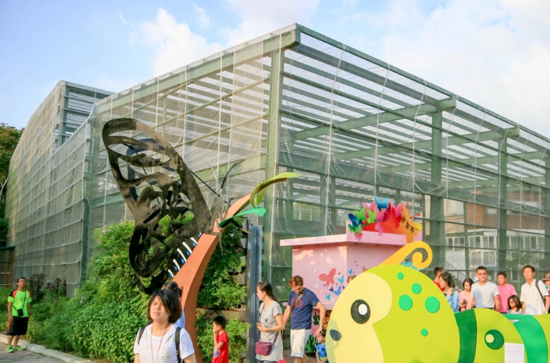 高雄金獅湖停車 高雄金獅湖停車