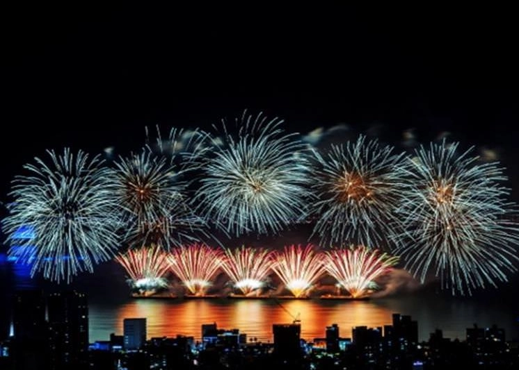 釜山塔跨年煙火