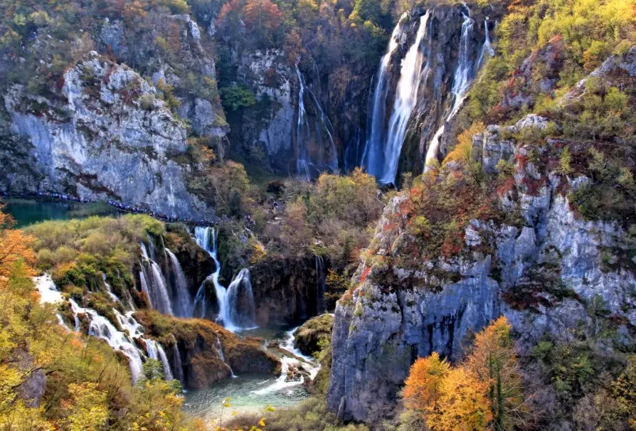 十六湖國家公園大眾運輸