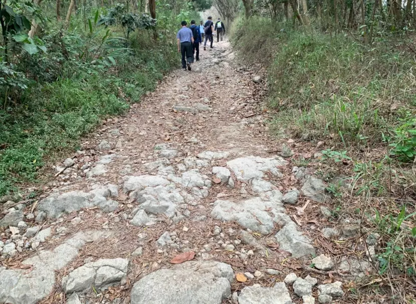 半屏山步道