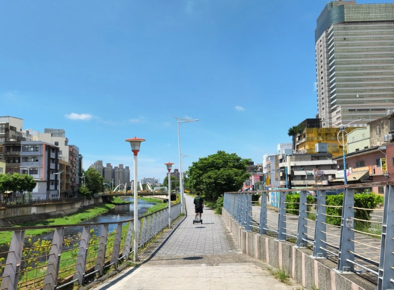 老街溪步道 停車