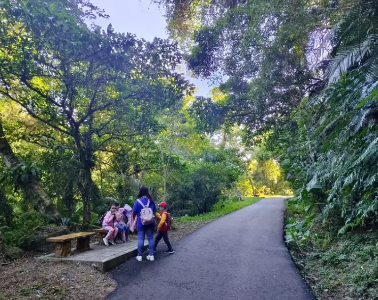 百吉林蔭步道