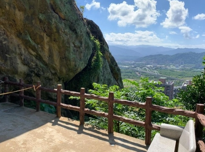 鶯歌石步道入口