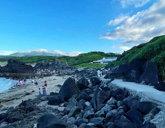 麟山鼻風稜石