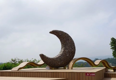 田寮月世界