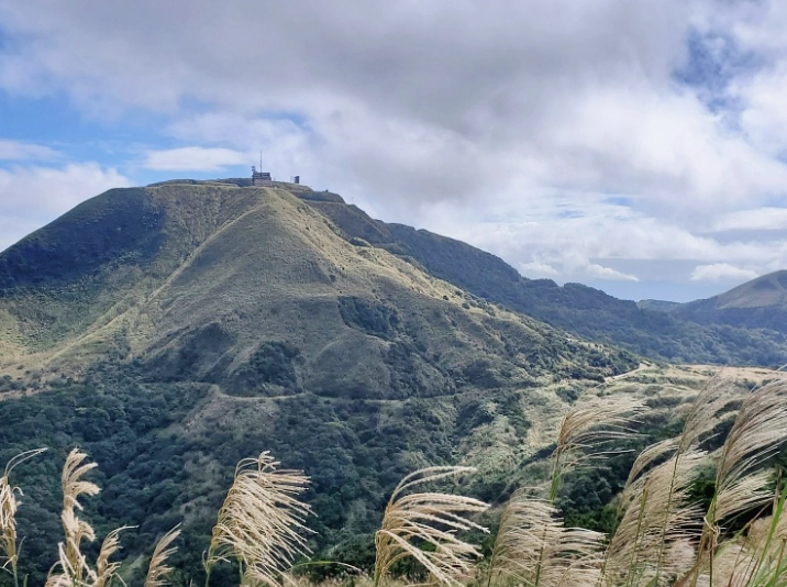 半屏山登山口