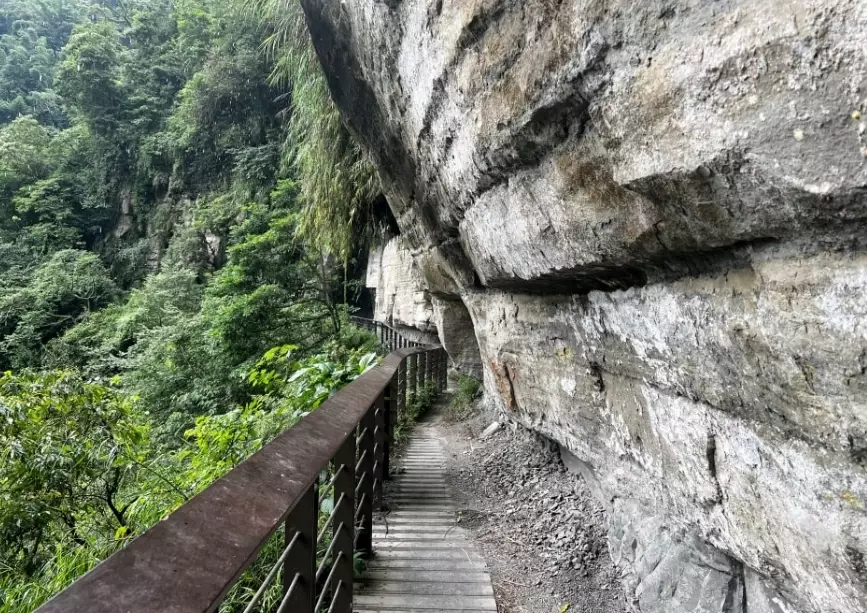台灣秘境瀑布