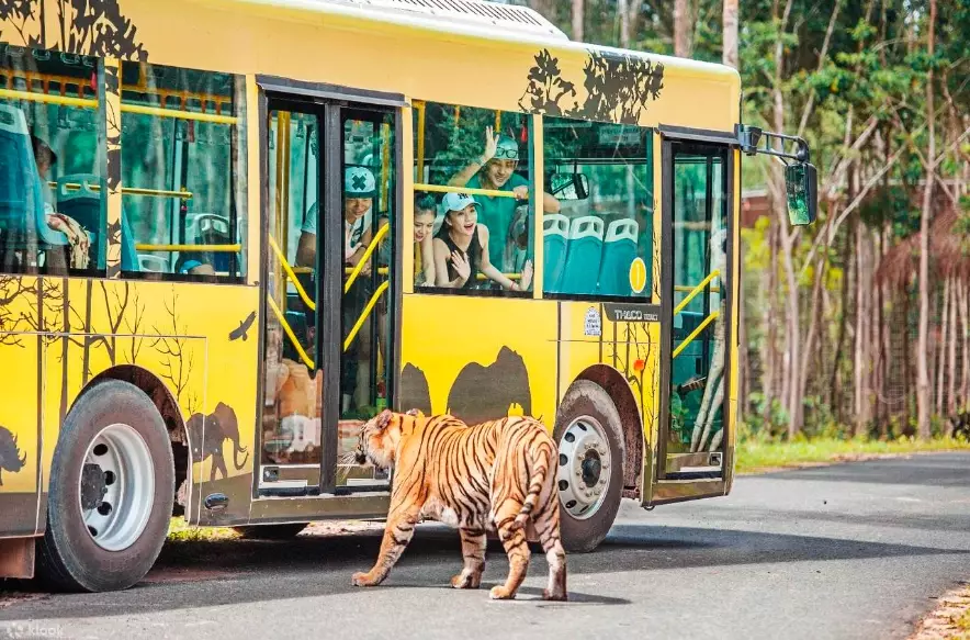 富國島動物園交通