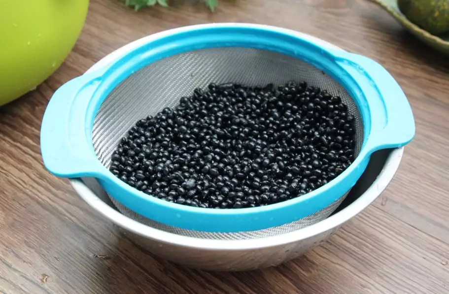炒黑豆茶