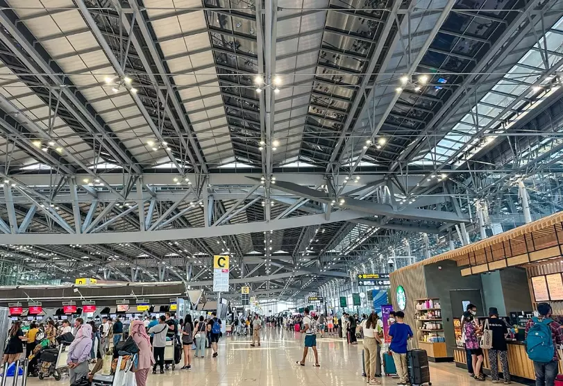 蘇凡納布機場轉機