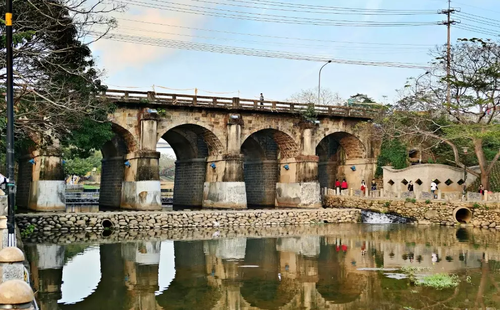 東安橋