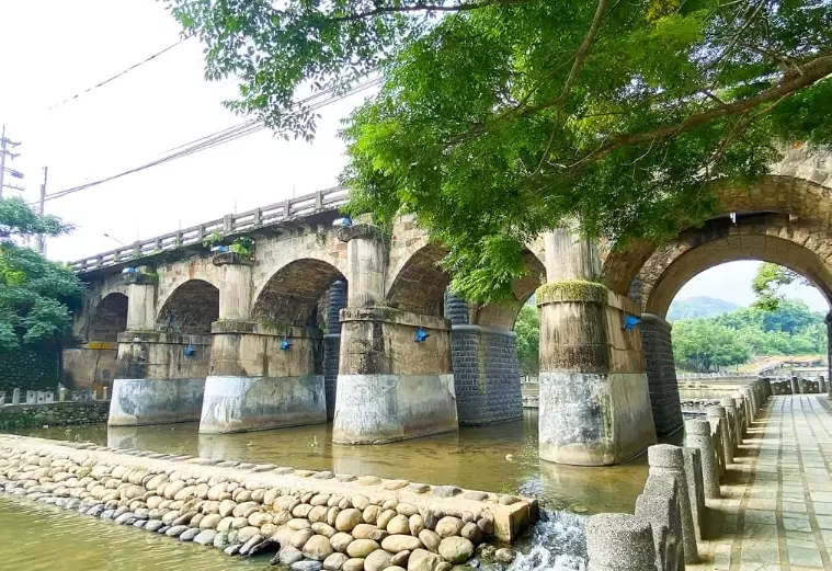 東安橋