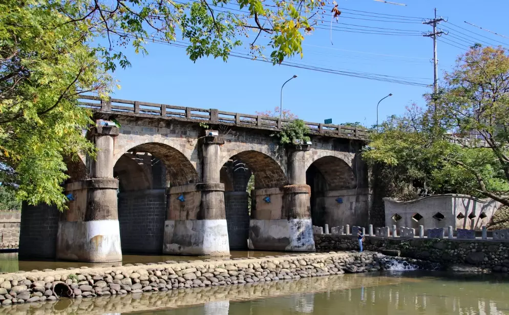 東安橋