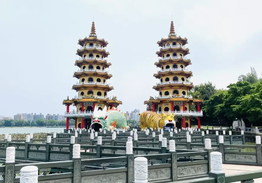 左營龍虎塔交通