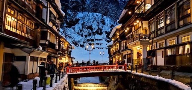 銀山溫泉自由行：季節交通景點住宿美食行程費用全攻略