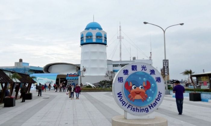 台中港景點：梧棲漁港美食、高美濕地夕陽與購物景點全攻略