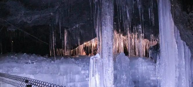 富士山旅遊：四季風情、交通指南、十大景點、住宿精選、美食伴手禮、五日行程、費用預估及貼士全攻略