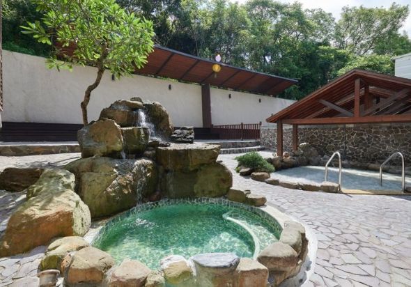 關子嶺泥漿溫泉推薦：精選五大名湯會館與必知泡湯撇步