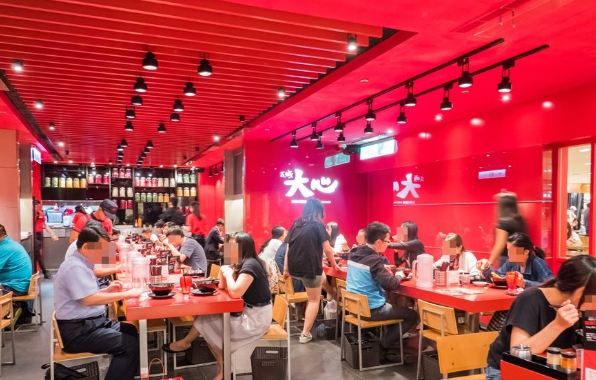 微風廣場餐廳：平價銅板美食與奢華高階饗宴懶人包推薦