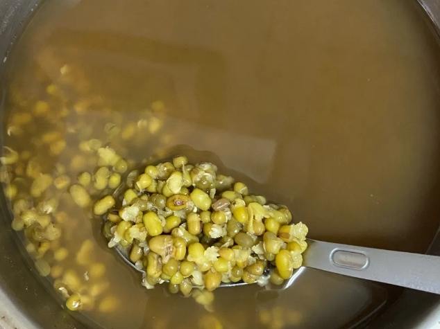 綠豆湯煮法：基礎步驟、電鍋省心、冷凍快煮秘笈全攻略！