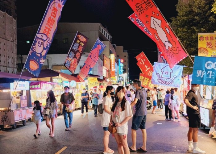 嘉義市文化路夜市：停車資訊、必吃美食清單、制霸行程與住宿推薦
