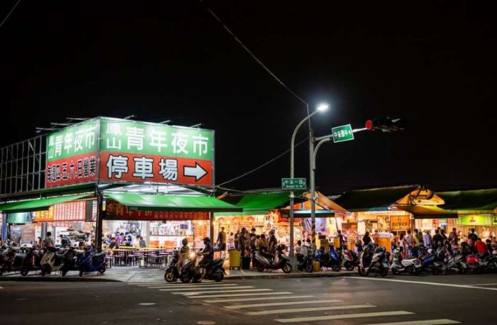 鳳山夜市：數十年老滋味x美食交通全攻略，一日遊住宿推薦