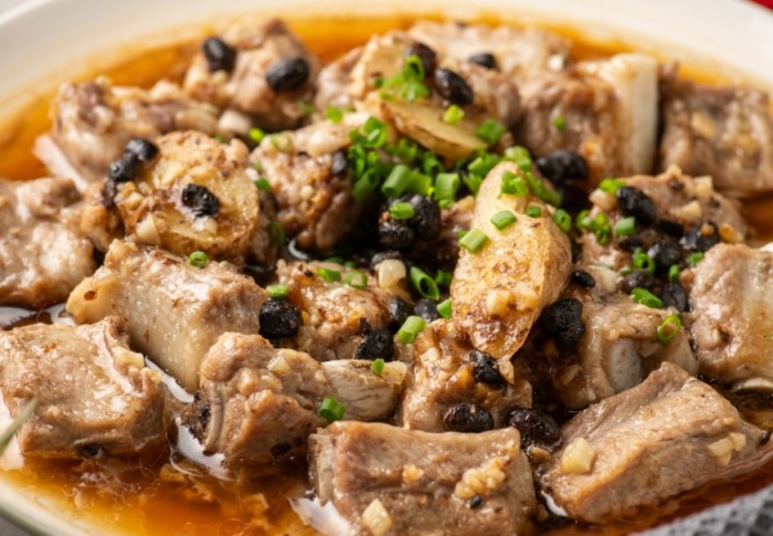 豉汁蒸排骨：排骨處理秘訣與蒸製黃金比例全攻略