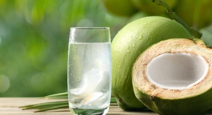 椰青水功效：不只解渴，身體天然補給與飲用全攻略