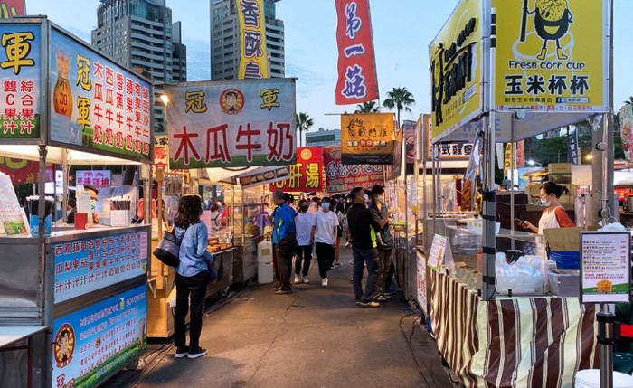 大東夜市：台南夜市必吃美食、交通停車、行程住宿全攻略