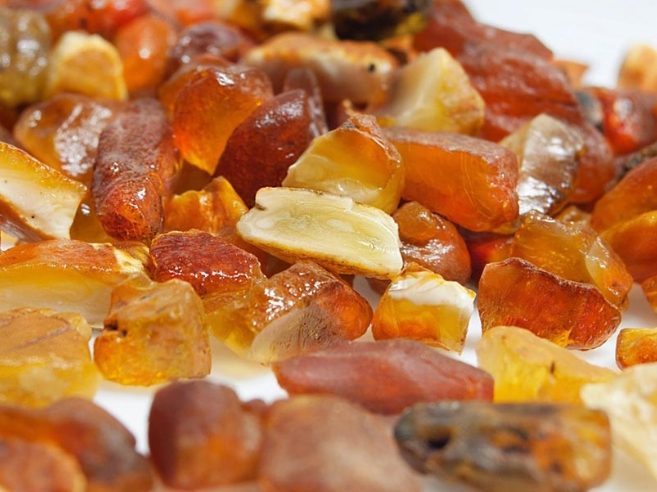 蜜蠟功效：來源傳說、禁忌辨別與保養全面指南